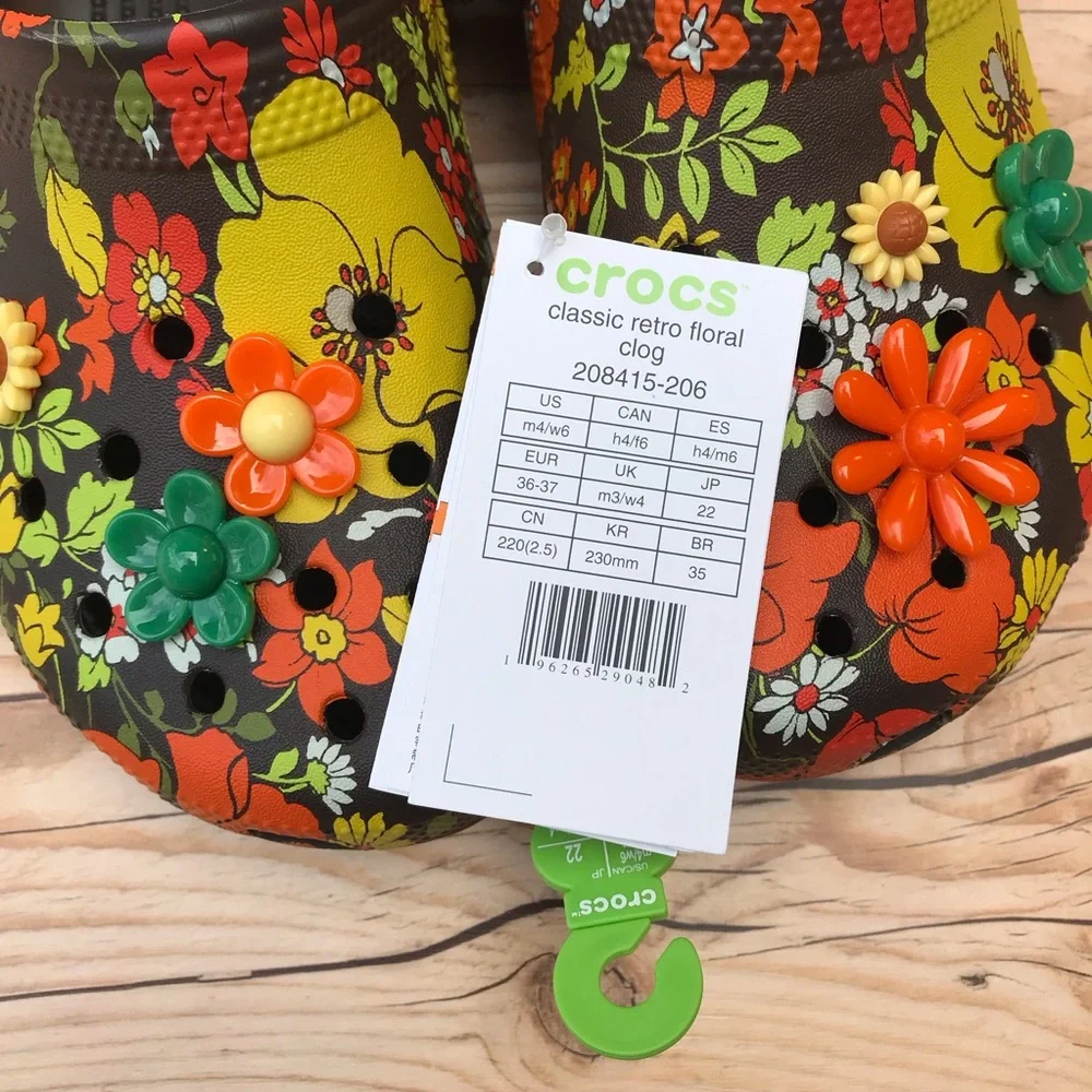 Crocs Classic Retro Floral Clog - Picture 16 of 16